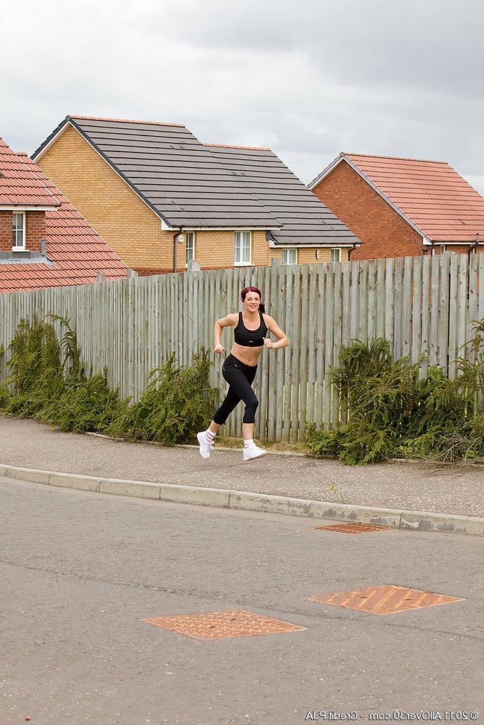 15P 38 year old Sofia stretches more than her muscles after her run|Sofia|Jan 11th, 