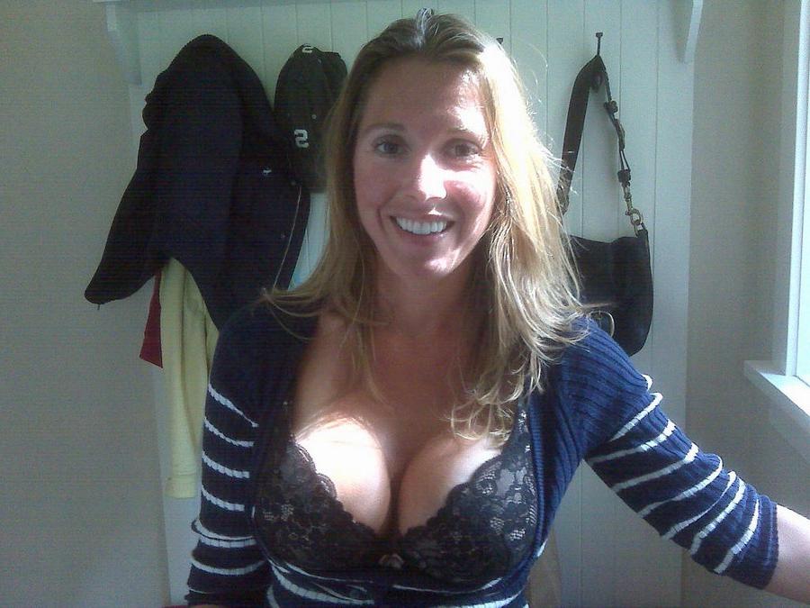 15P Sexy Juggs on These GF's