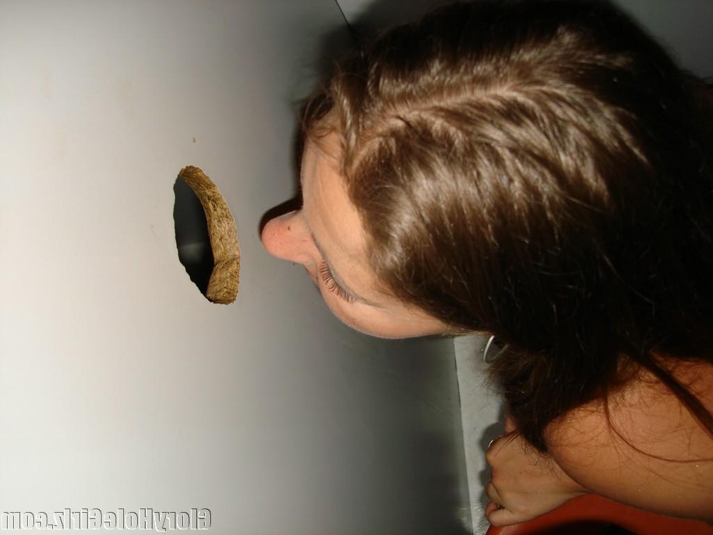 20P Freaking mama taking care all cocks at gloryhole