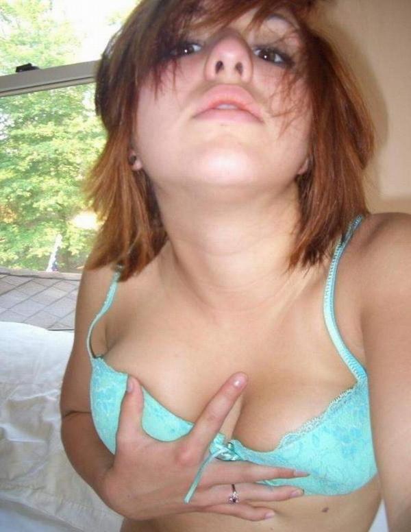 15P Real gadgets demonstrating their natural boobs