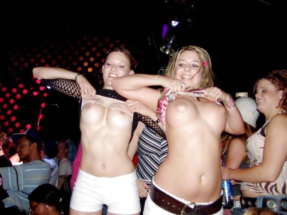 25P REALLY HOT GIRLS IN PUBLIC 25