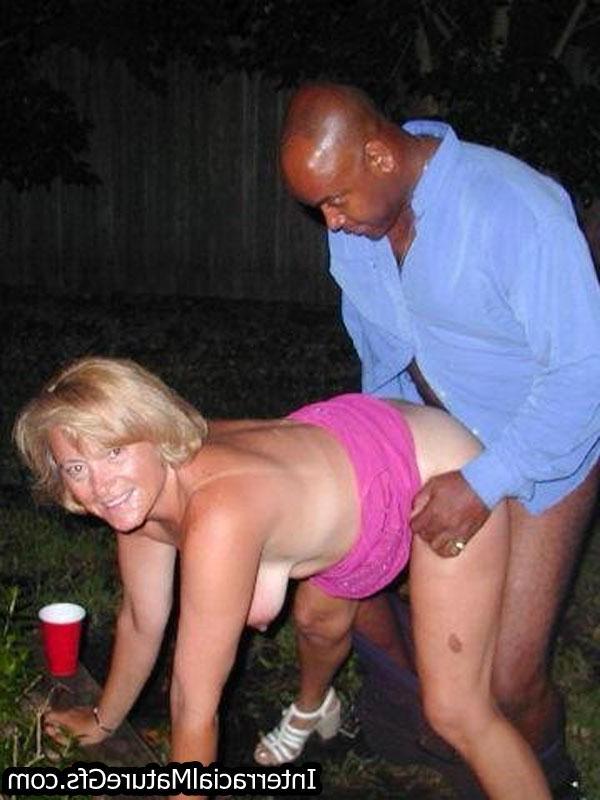 15P Real amateur milfs taking big black cock