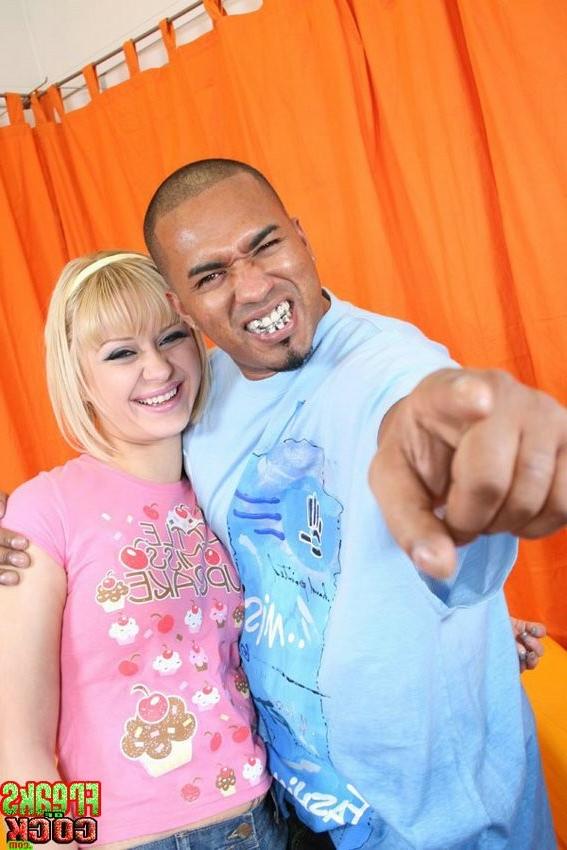 16P white babe takes joyride on a black monster dick