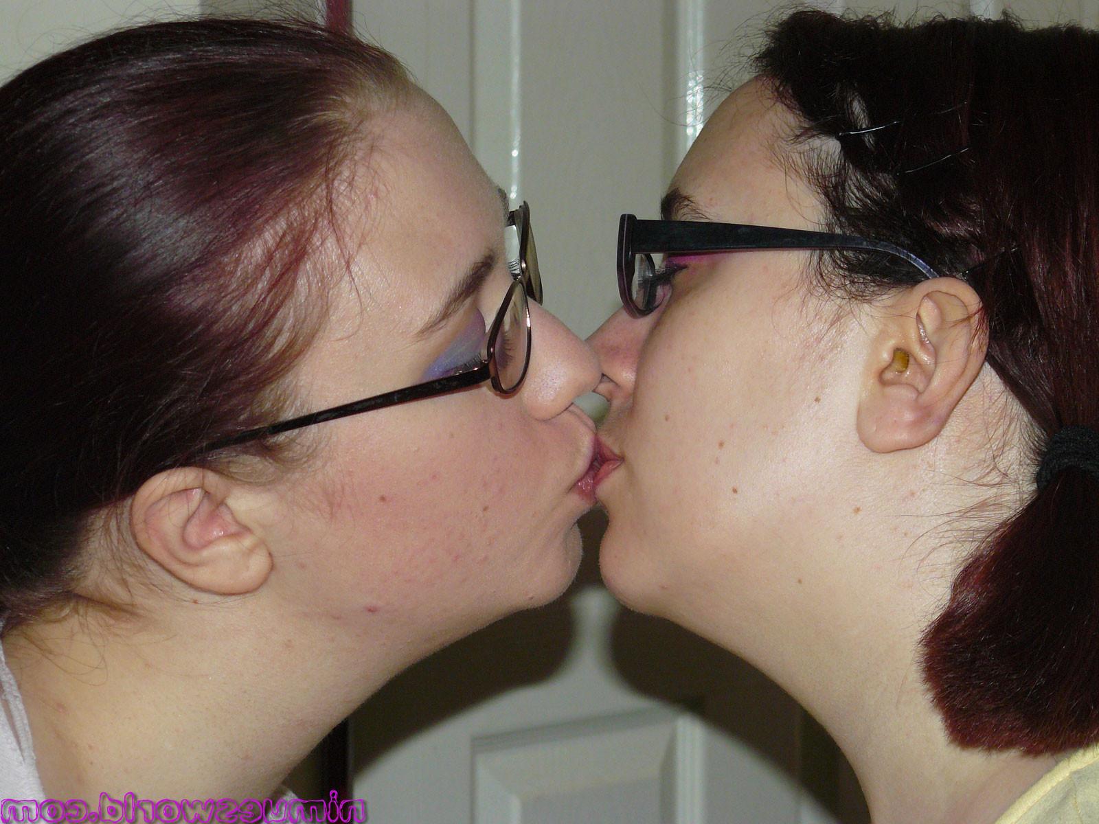16P Uk amateur girlfriend lesbian babes Rosie and Nimues kissing and pussy licking i