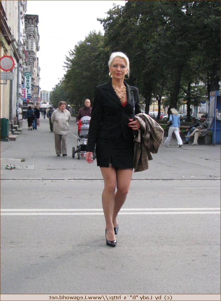 12P German stocking milf posing in public