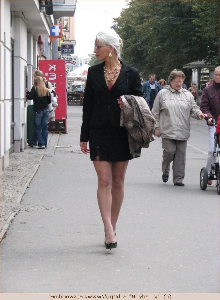 12P German stocking milf posing in public