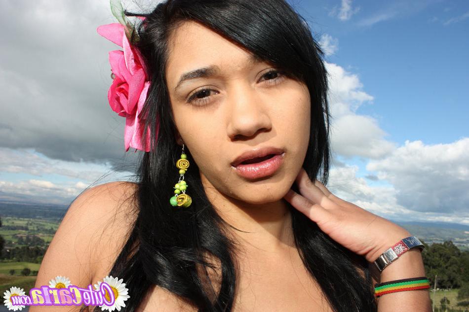 14P Cute teen flashes big breasts to 18 year old lesbian GF outdoors