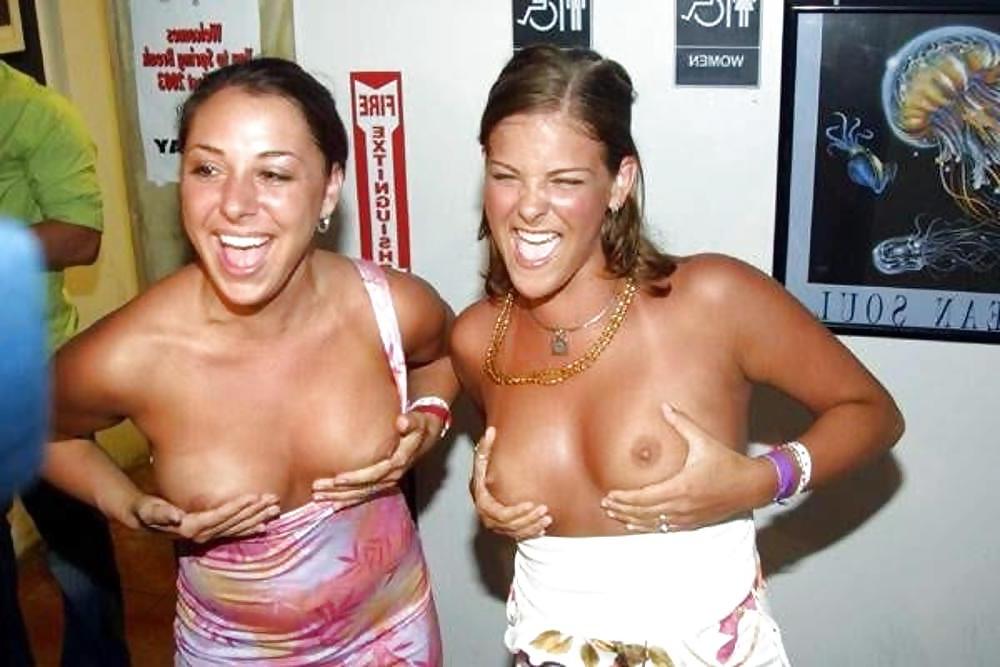 25P REALLY HOT GIRLS IN PUBLIC 28