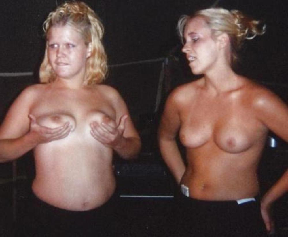 25P REALLY HOT GIRLS IN PUBLIC 28