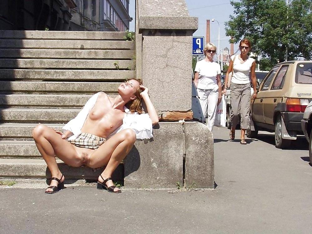 25P REALLY HOT GIRLS IN PUBLIC 28