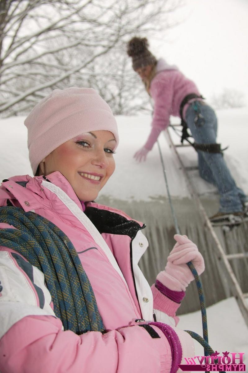 14P Teen lesbians playing with pussies during the wintertime