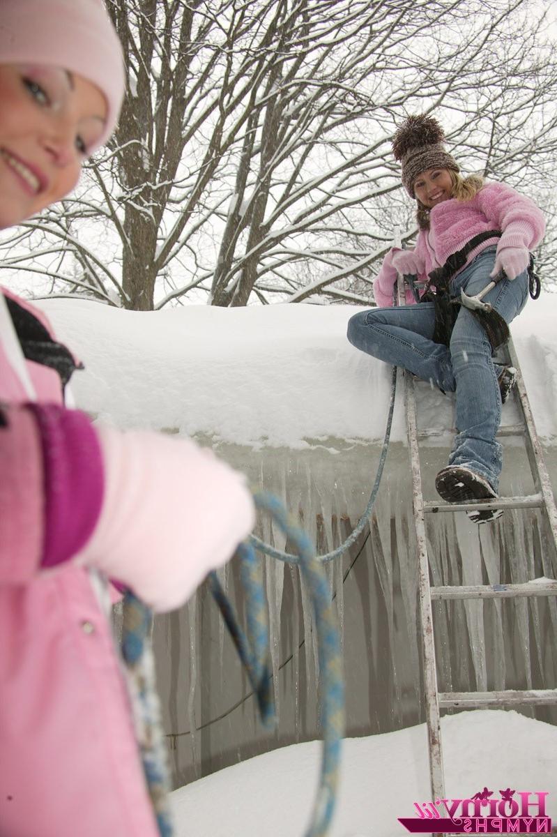 14P Teen lesbians playing with pussies during the wintertime