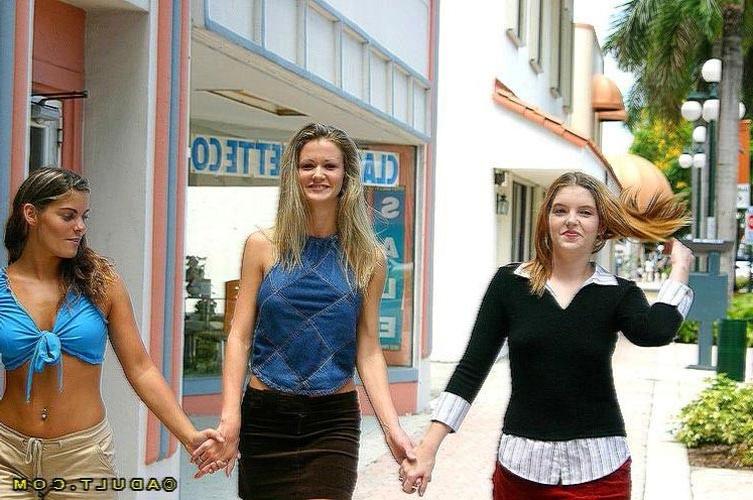16P Hot juicy horny lesbians licking twats and fingering