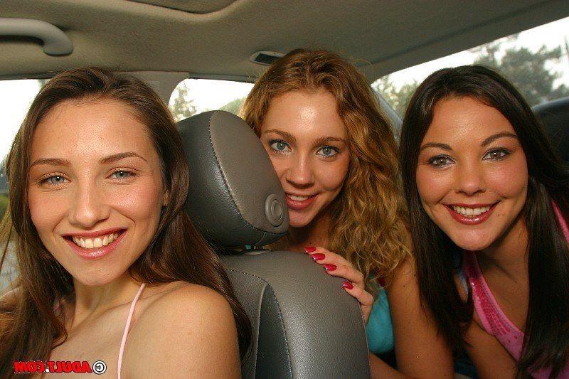 17P Young lesbian hotties eating each other pussy