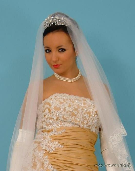 16P Sexy Bride Stripping To Her Stockings