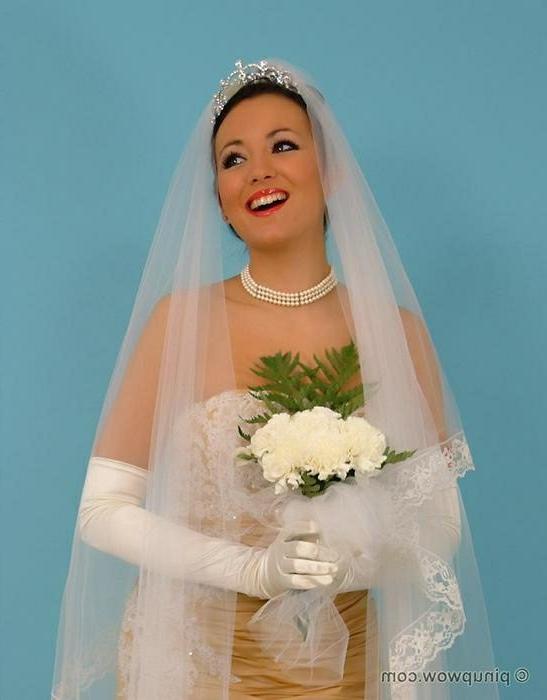 16P Sexy Bride Stripping To Her Stockings