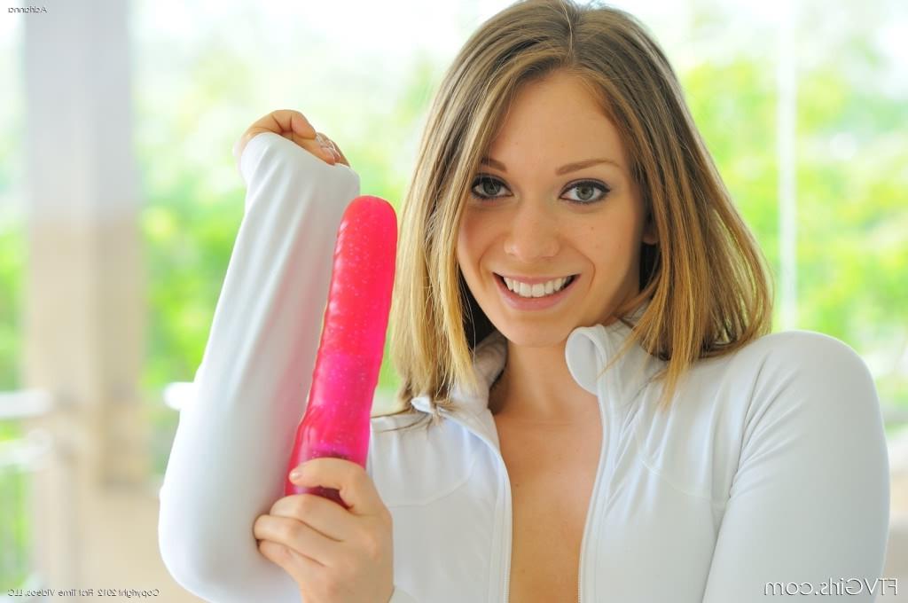 16P Angelic teen babe with super hot tits toying pussy to climax