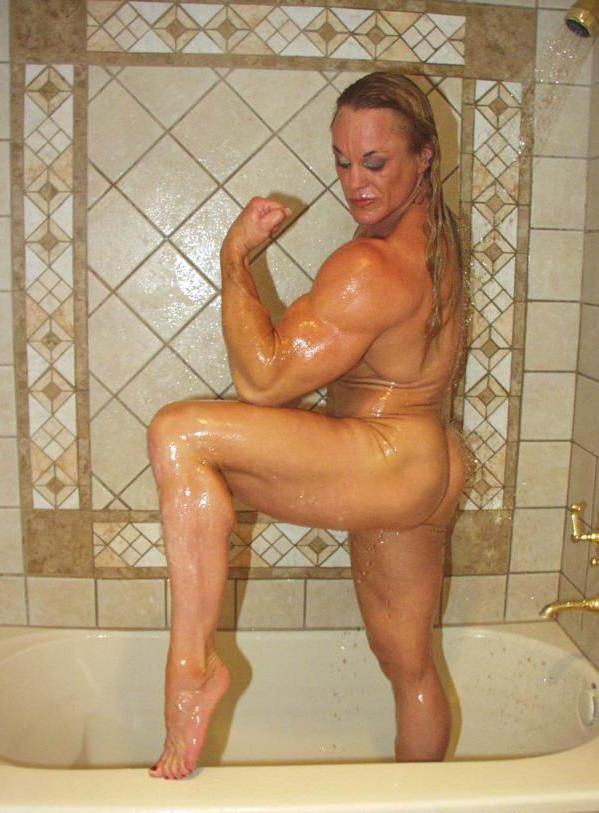 16P Sexy muscular girls