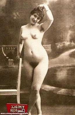 12P Several ladies from the twenties showing the goods