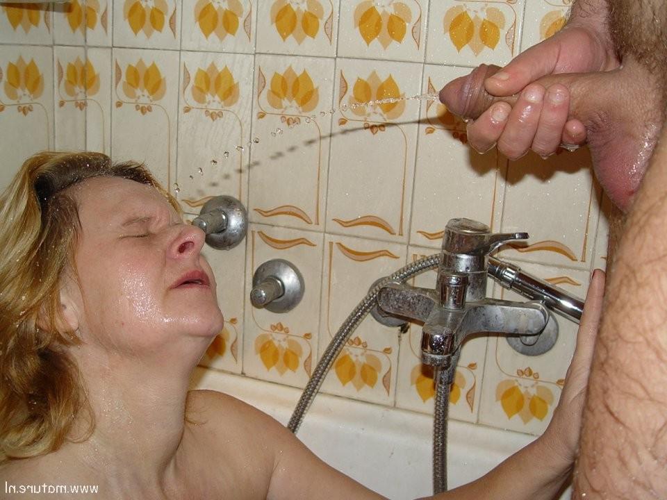 15P Kinky housewife knows exactly what she wants