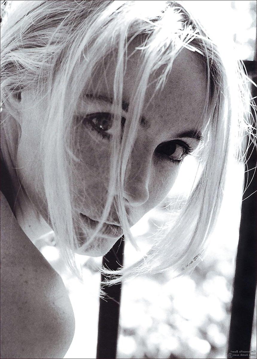 25P Emmanuelle Beart  N15