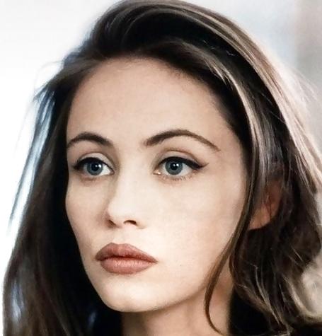 25P Emmanuelle Beart  N15
