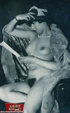 12P Sexy vintage ladies showing their fine natural female bodies