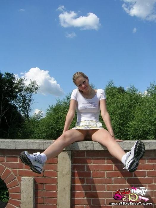 8P Hardcore oral sex with a dirty teen girl