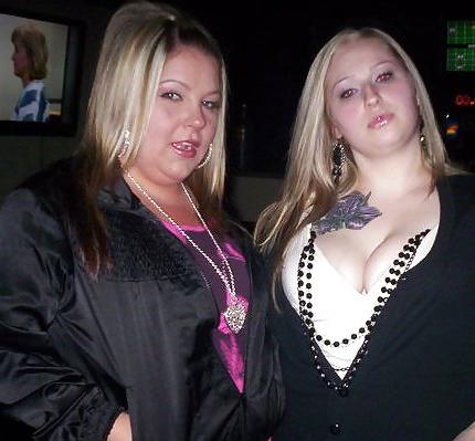15P Curvy Facebook Slut