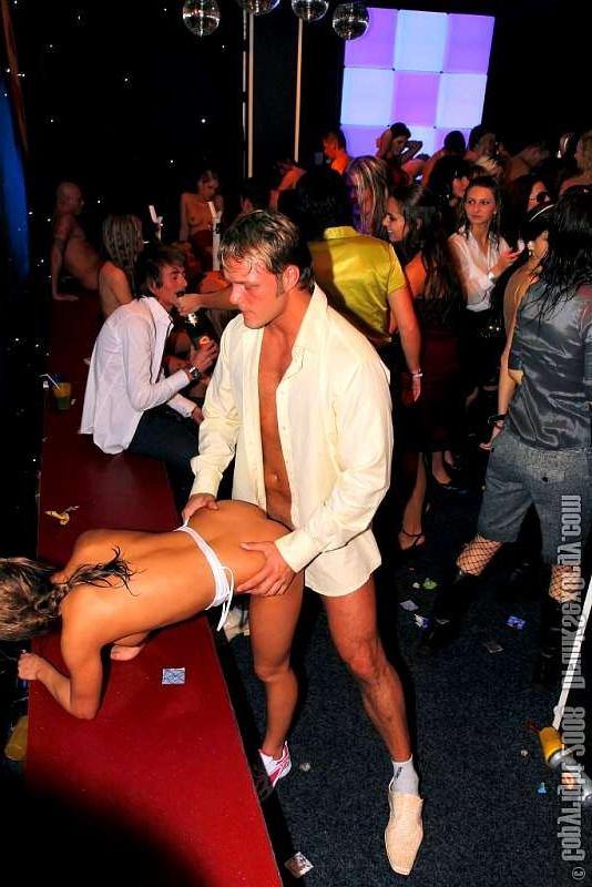 20P Tipsy models enjoy the doggie style rectal filling