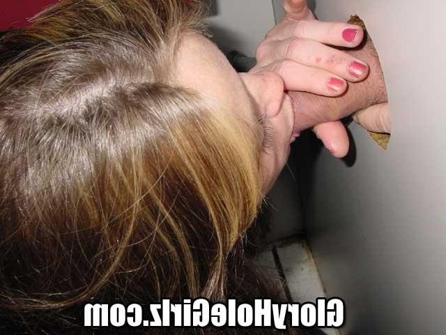 16P Amateur girl gloryhole blowjob