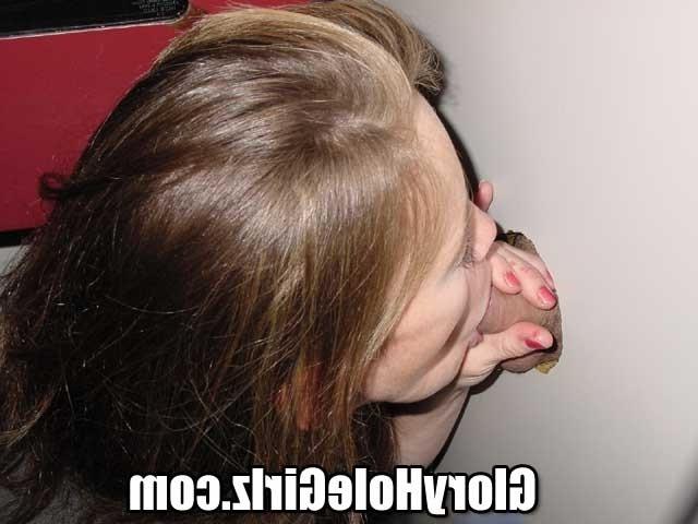 16P Amateur girl gloryhole blowjob