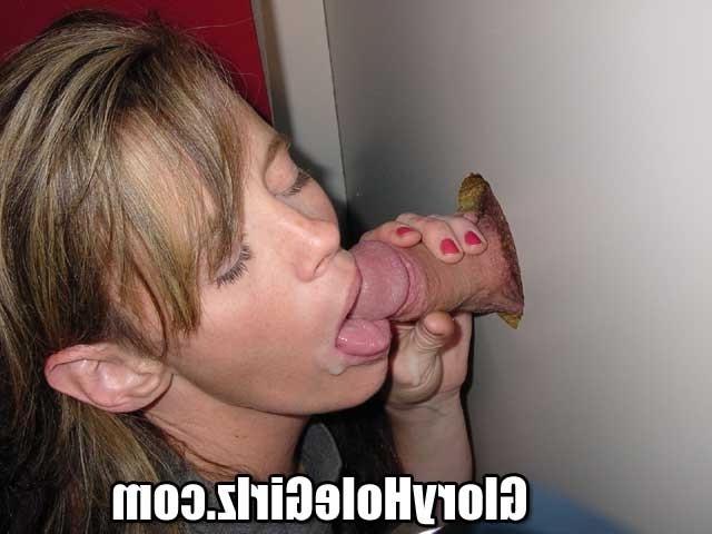 16P Amateur girl gloryhole blowjob