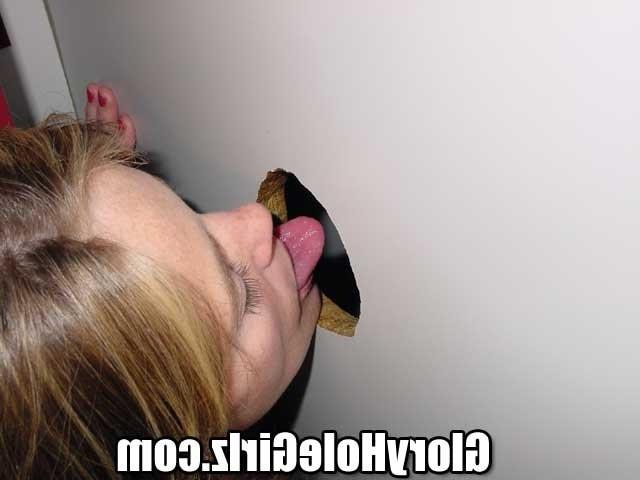 16P Amateur girl gloryhole blowjob
