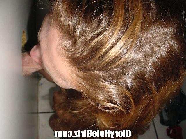 16P Amateur gloryhole blowjob