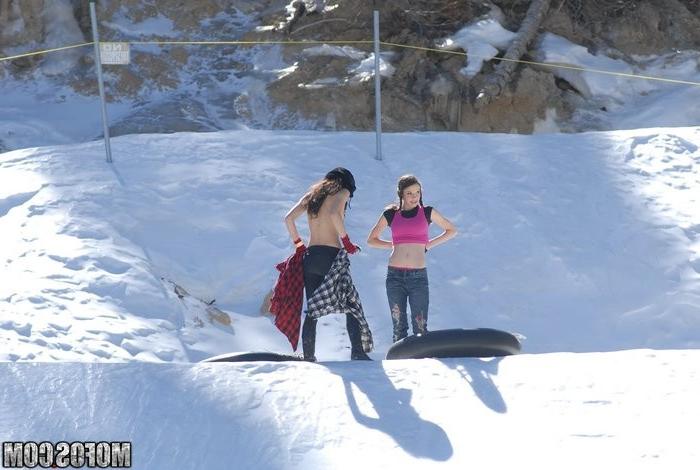 12P Nasty snow chicks