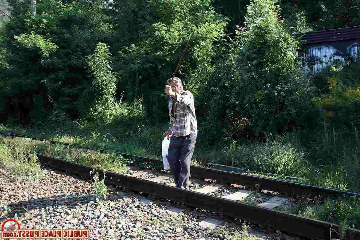 14P Teen having sex with old guy in public