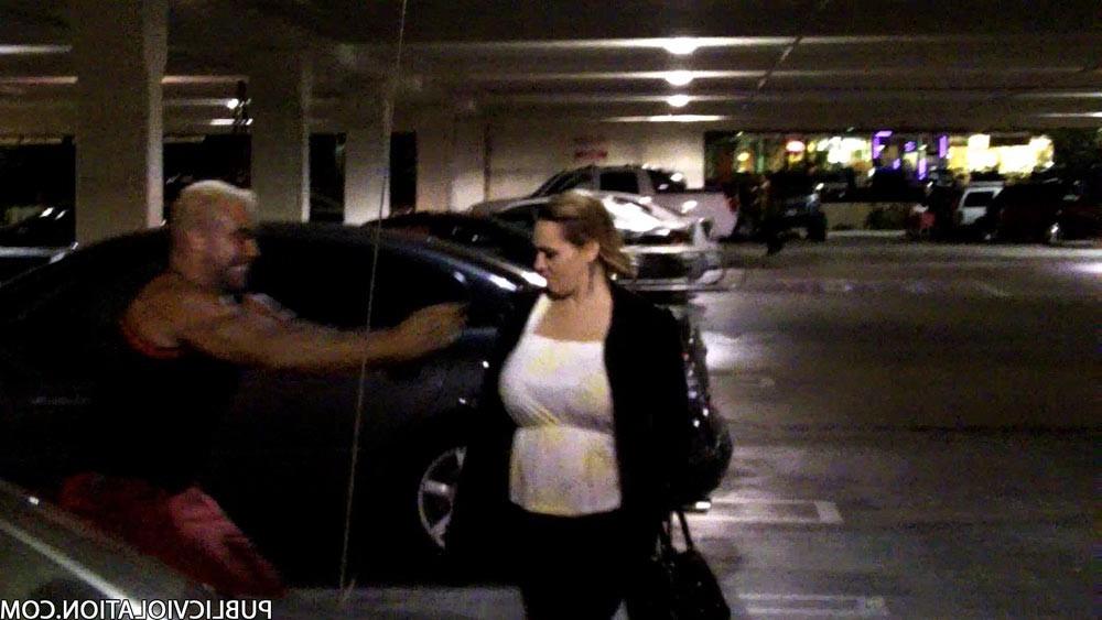 16P Naughty chicks getting exposed in public