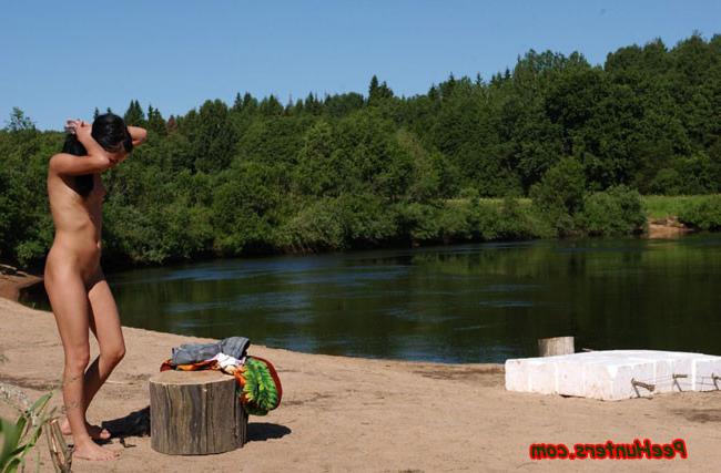 16P Exciting teen peeing naked near the lake