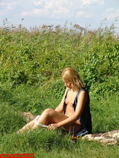 16P Blonde teen pissing in the park