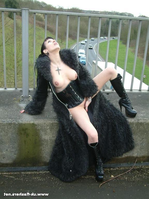 15P Gothic exhibitionist peeing and toying in public