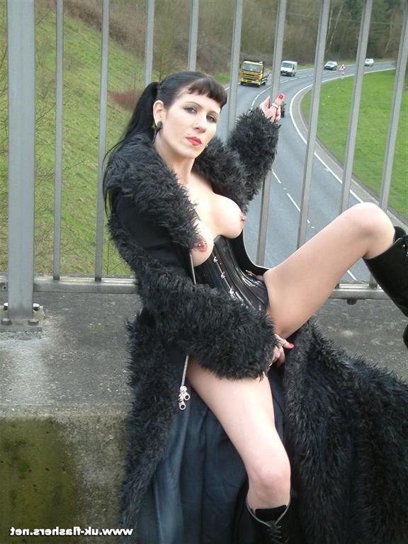 15P Gothic exhibitionist peeing and toying in public