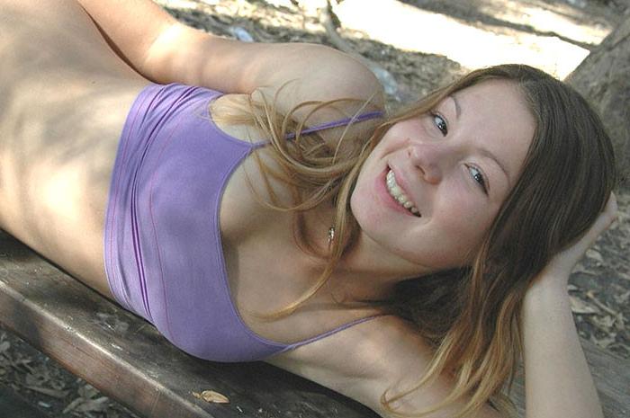 16P This enchanting teenie - her name is Emily - agreed to get naked and  raunchy in