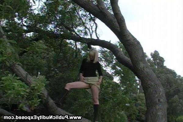 15P horny fucking blonde chick flashing her pussy in public