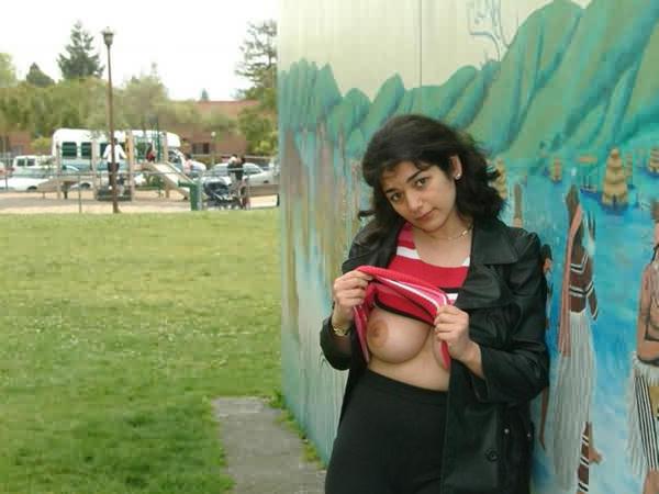 16P Huge Tits Flashed Outdoors in Public Park