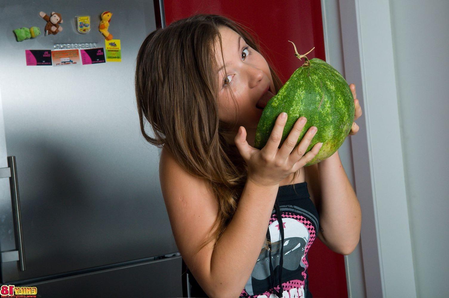 16P Pretty teen gets totally naked and plays with watermelon