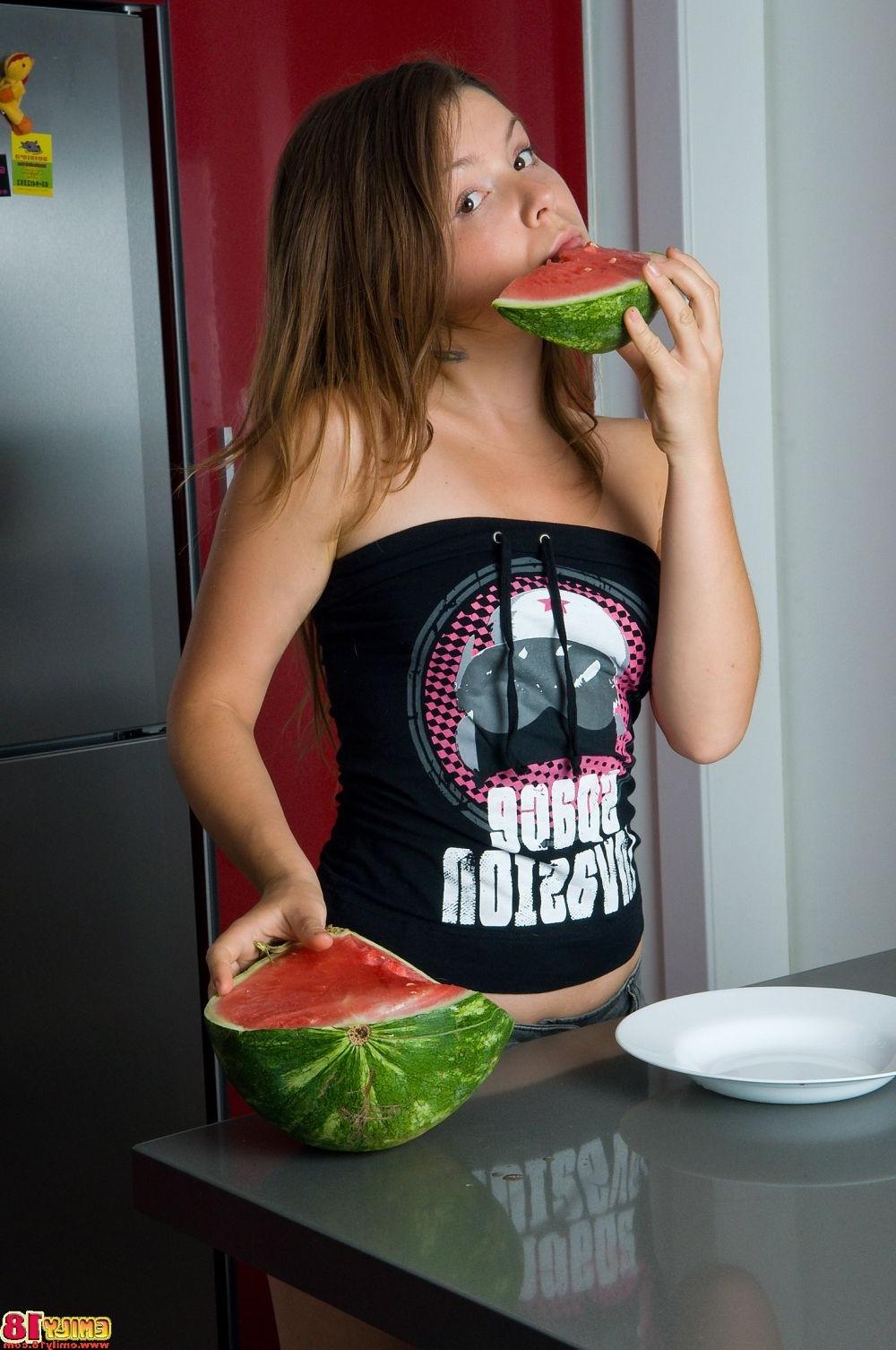 16P Pretty teen gets totally naked and plays with watermelon