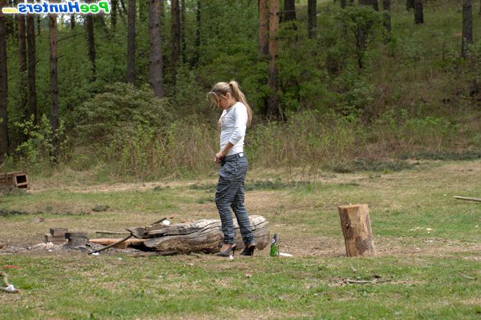 16P Girl goes to the woods to piss and smoke a cig