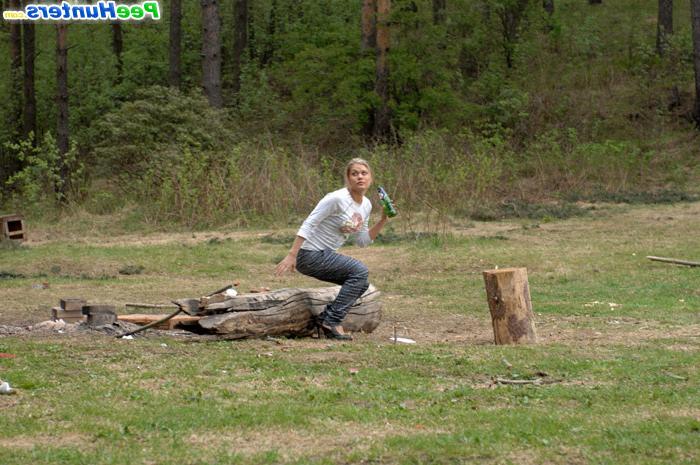 16P Girl goes to the woods to piss and smoke a cig