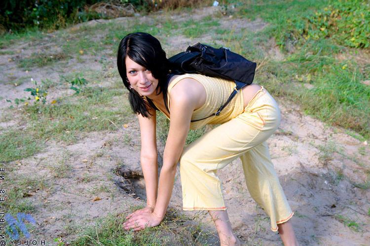 15P Topless amateur teenie letting her juicy assets exposed in the woods